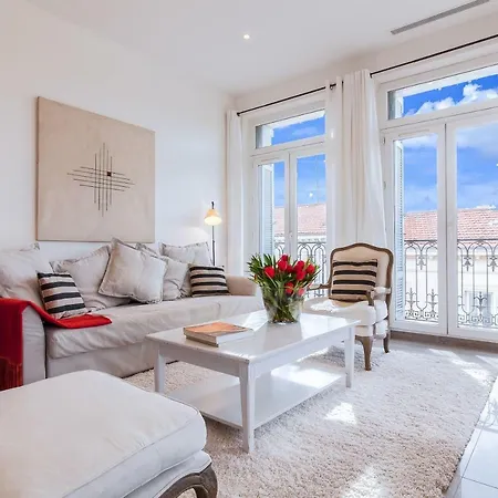 Mouette Yourhosthelper